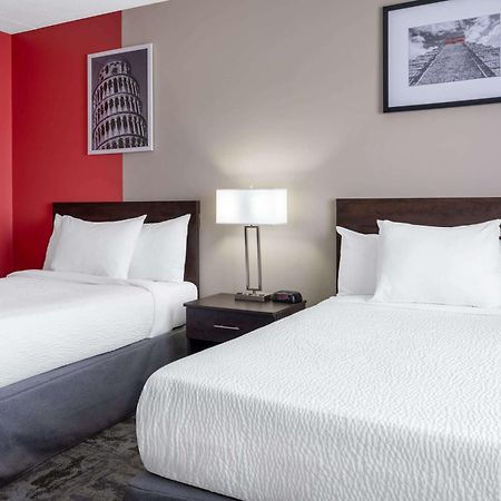 Ramada By Wyndham Thunder Bay Airlane Hotel Екстер'єр фото