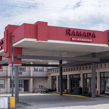 Ramada By Wyndham Thunder Bay Airlane Hotel Екстер'єр фото