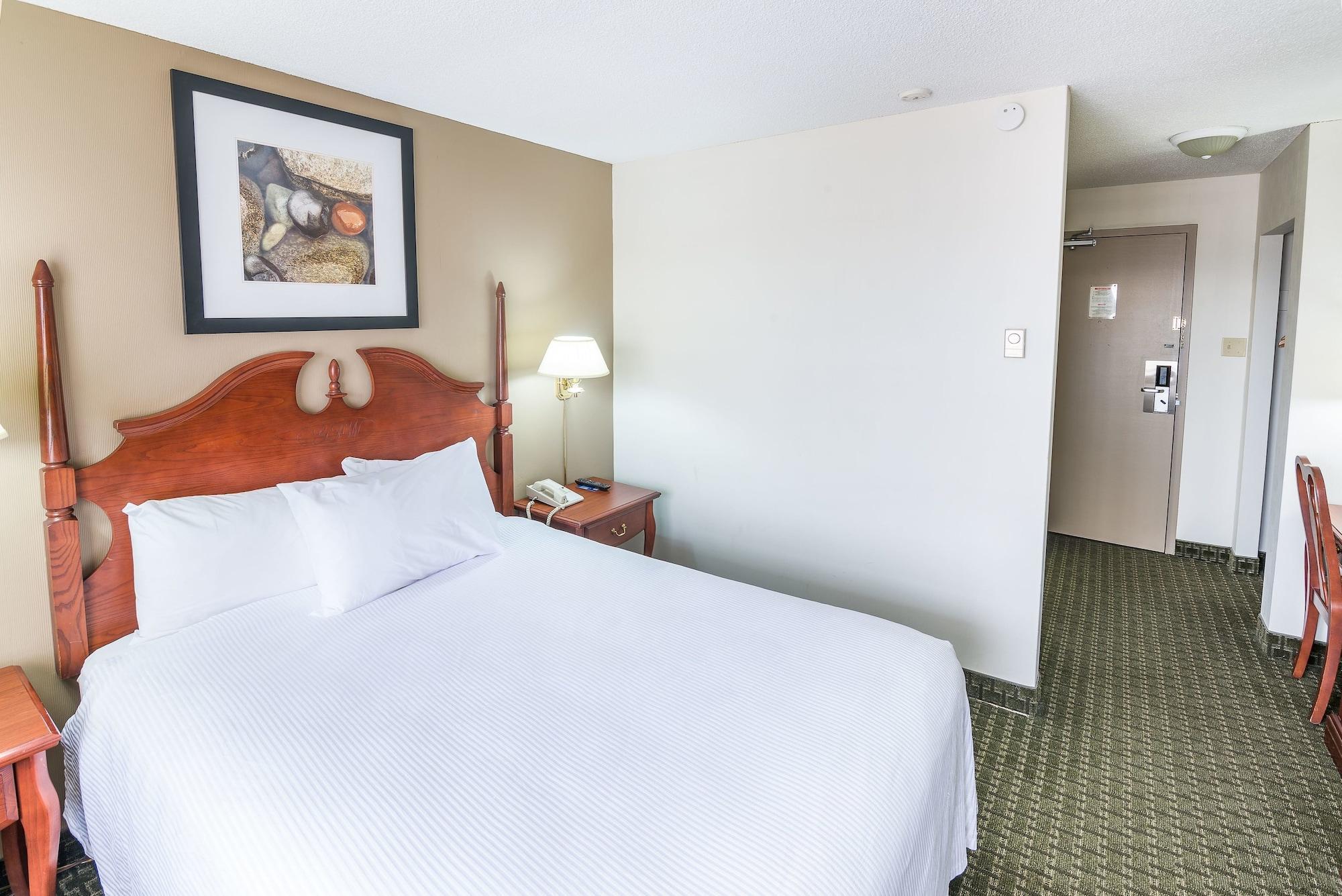 Ramada By Wyndham Thunder Bay Airlane Hotel Екстер'єр фото