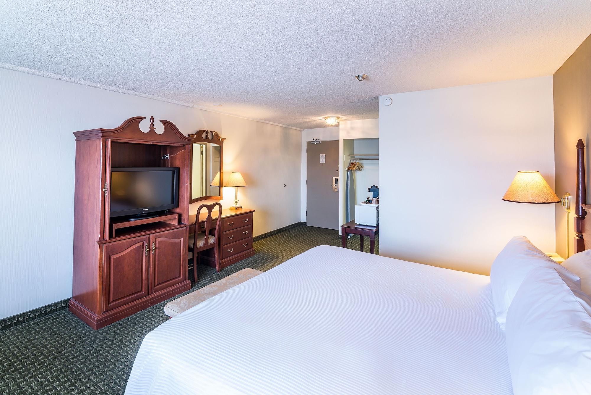 Ramada By Wyndham Thunder Bay Airlane Hotel Екстер'єр фото