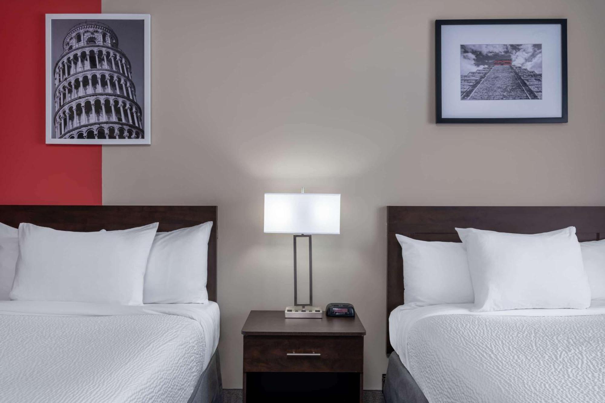 Ramada By Wyndham Thunder Bay Airlane Hotel Екстер'єр фото