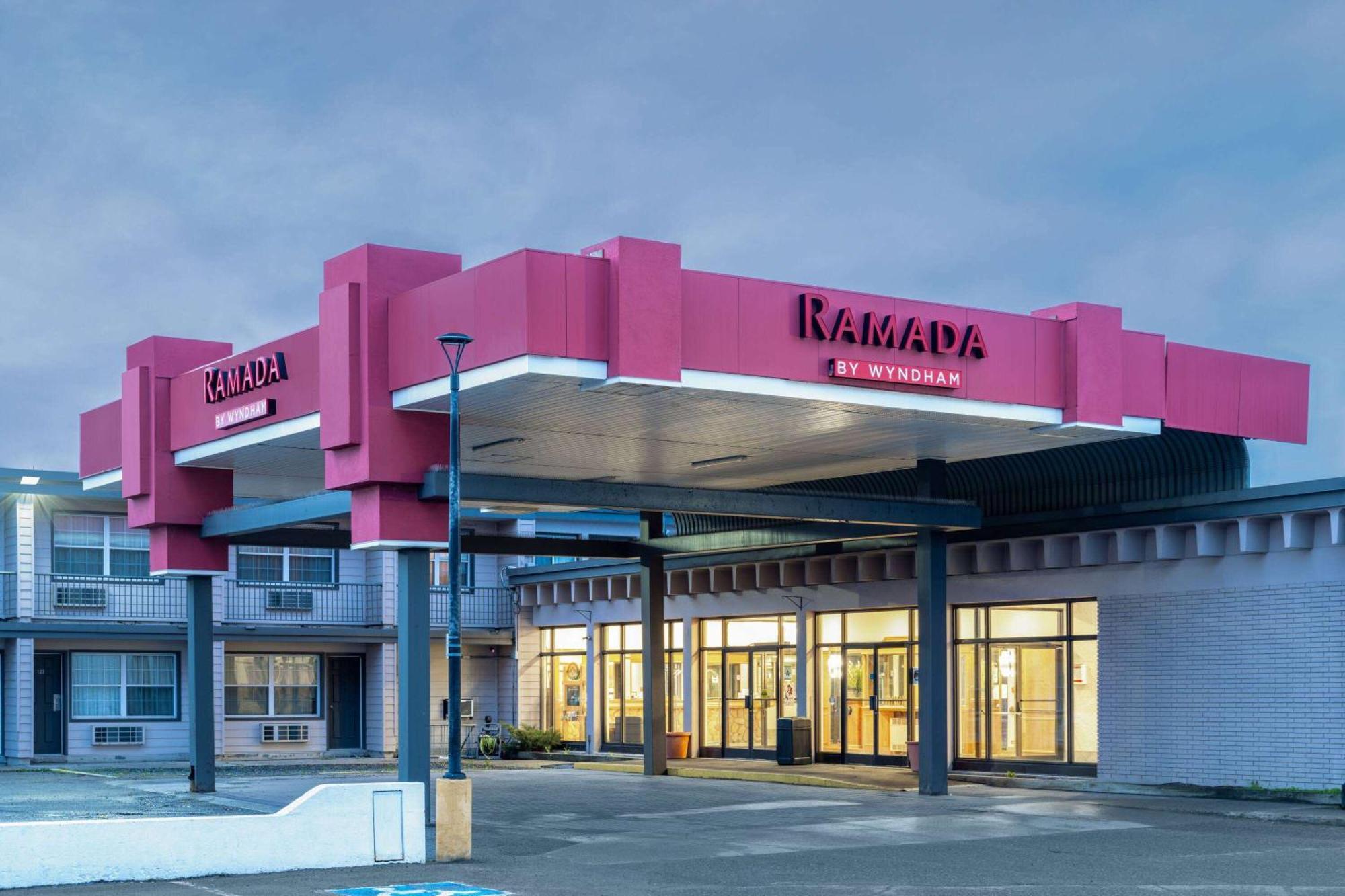 Ramada By Wyndham Thunder Bay Airlane Hotel Екстер'єр фото