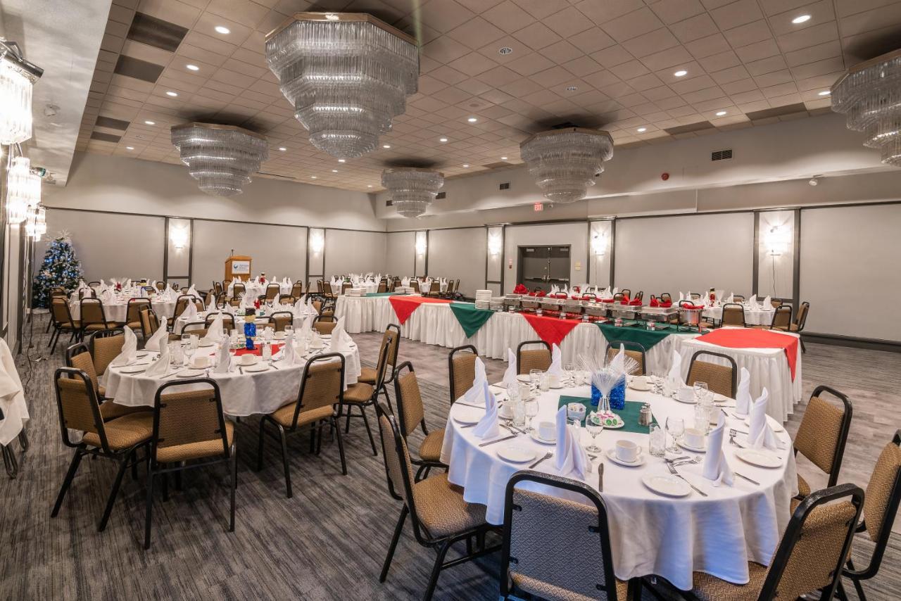 Ramada By Wyndham Thunder Bay Airlane Hotel Екстер'єр фото