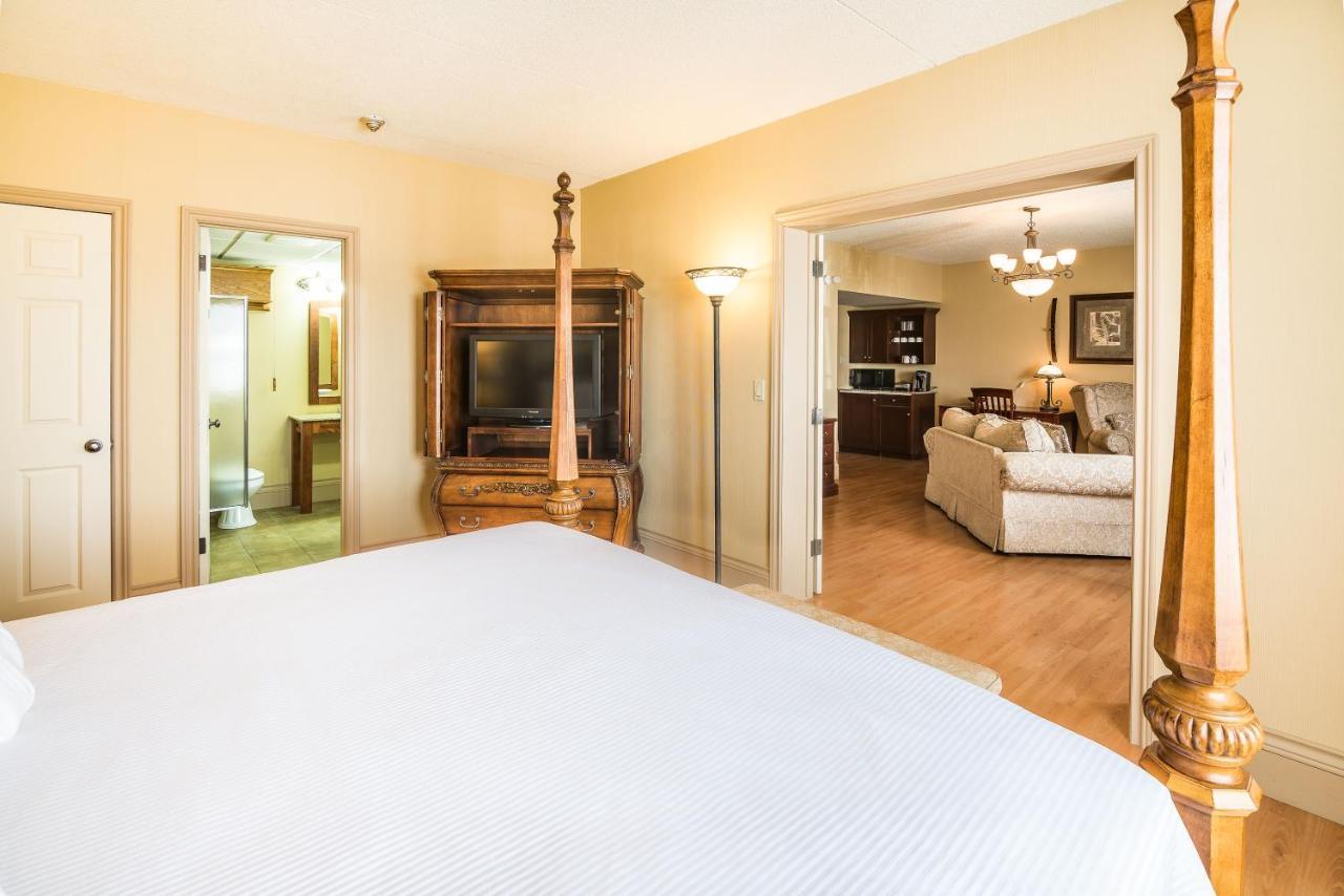 Ramada By Wyndham Thunder Bay Airlane Hotel Екстер'єр фото