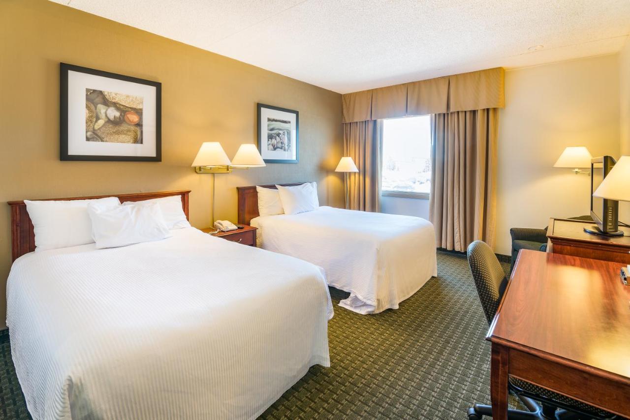 Ramada By Wyndham Thunder Bay Airlane Hotel Екстер'єр фото